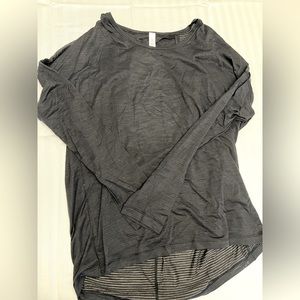 Lululemon light weight long sleeve shirt